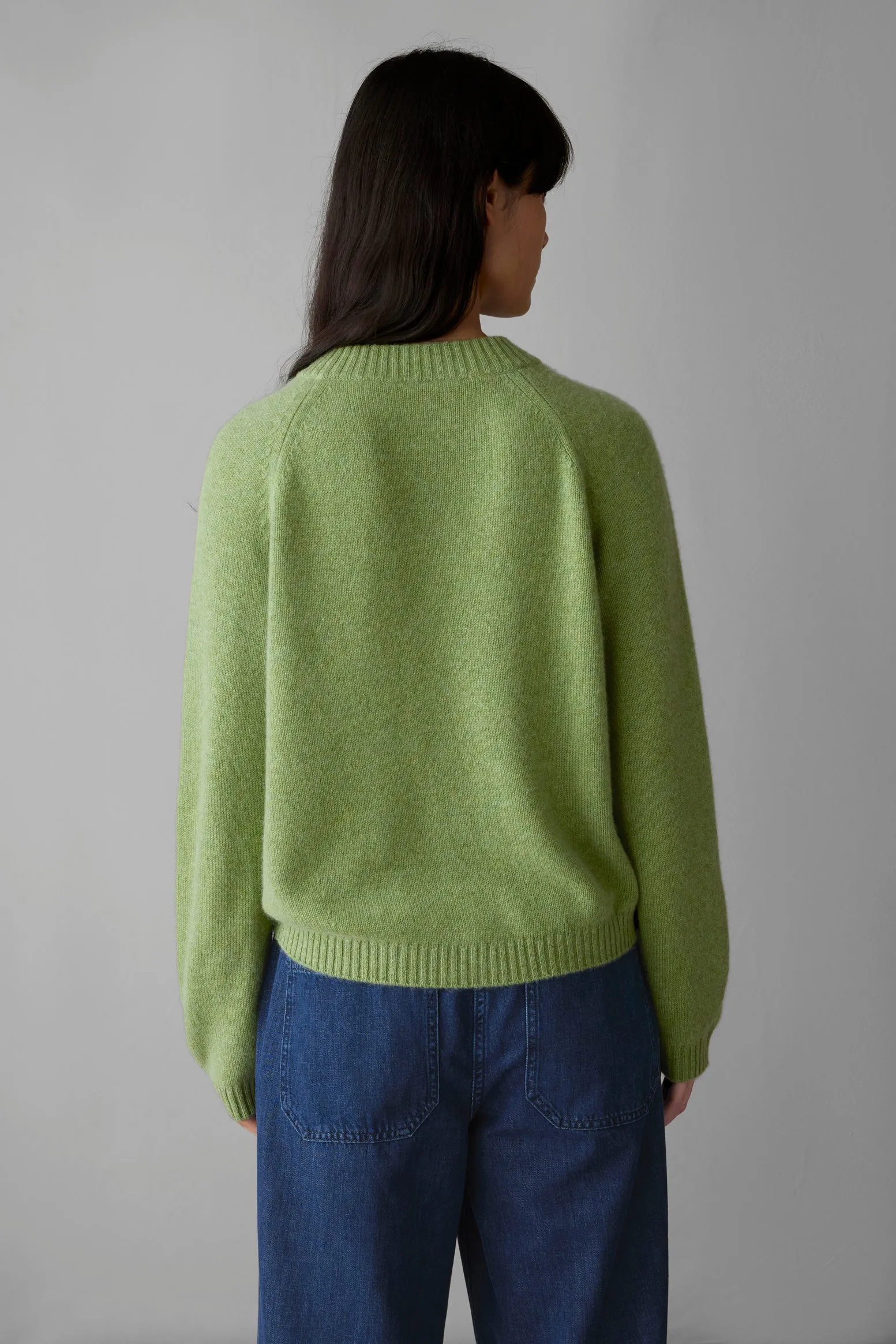 Eden Wool Cashmere Raglan Cardigan | Pea Shoot